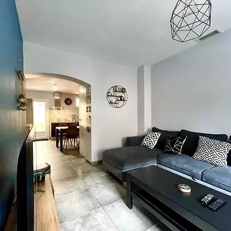 Jolie Maison De - 4 Personnes - Wifi - Tv Appartement *